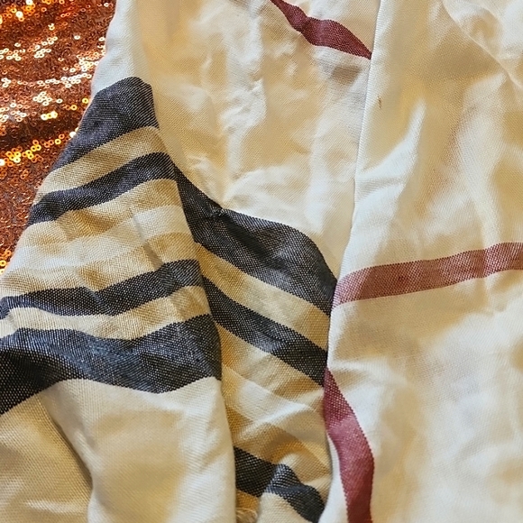 Flowy Shall Top - Picture 2 of 4